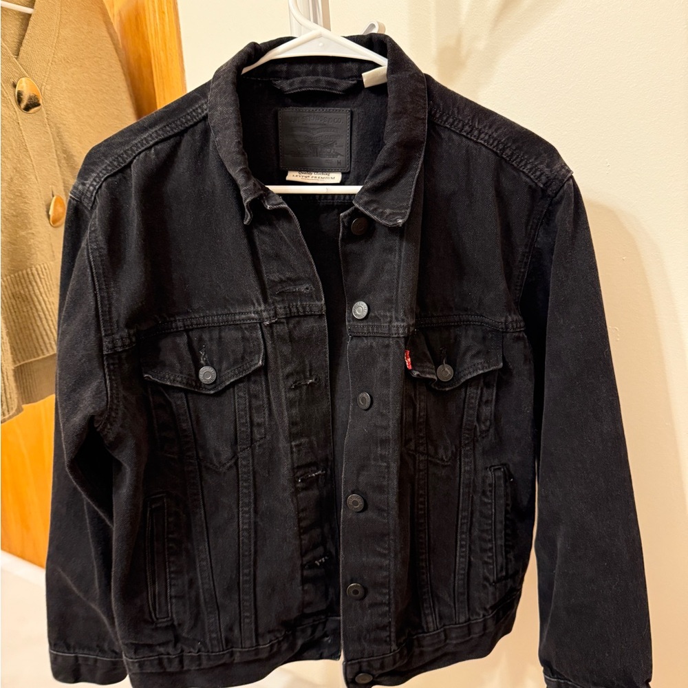 SOLD Levi’s Black Denim Jacket
